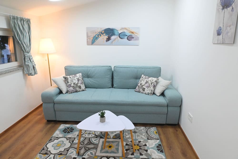 Apartment 10